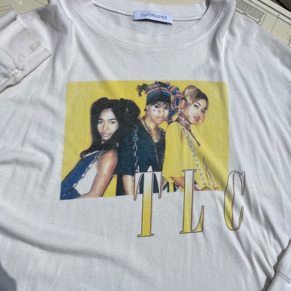 Daydreamer TLC Cropped Graphic Long Sleeve Tee - Picture 3 of 5